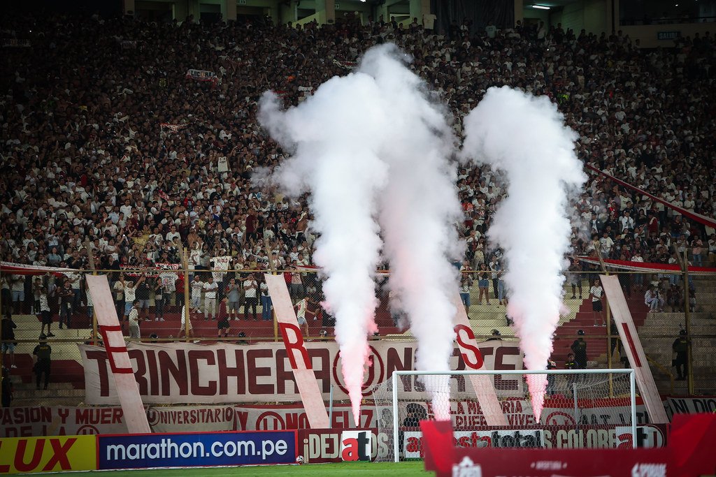 🎟️ REGALO UNA ENTRADA TRIBUNA NORTE para el Universitario vs Sporting Cristal. ➡️ Seguir mi cuenta ➡️ Darle RT a este post A las 9:00 p.m. doy el nombre del ganador.