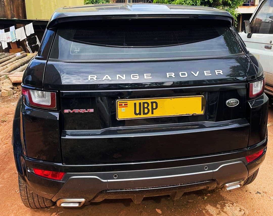 #LimitedOffer Now it's high time to xperience luxury at a reasonable discount, the Range Rover Evoque 2015 edition with petrol engine is here. #Note: Negotiable if it's full payment and do accept installments 75% initial deposit. Priced: #Ugx80m
