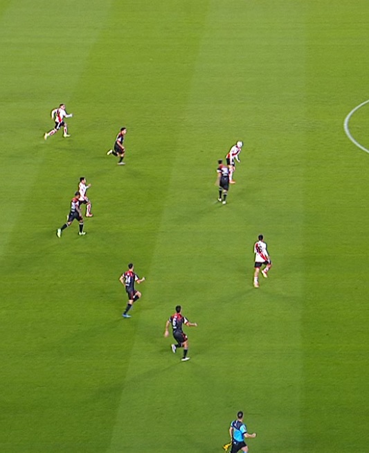 ¡GOL ANULADO A RIVER POR FUERA DE JUEGO! #LigaProfesional El Millonario se ponía 1 a 0 ante Central Córdoba con gol de Colidio apenas iniciado el partido, pero había posición adelantada.