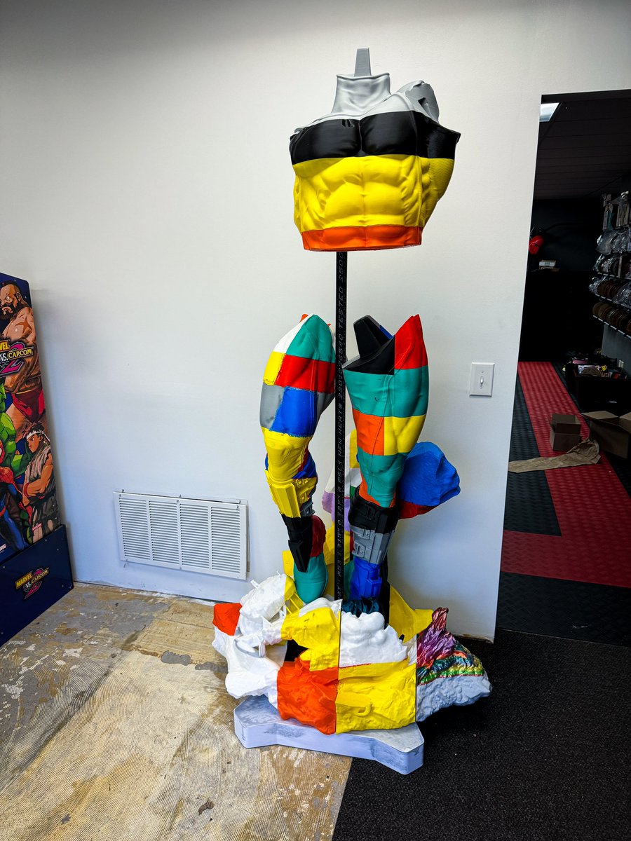 UncleJessy4Real's tweet image. A better look at this monster of a 3D Printed Statue 🤘