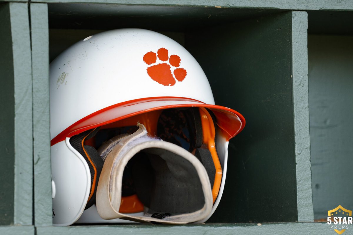 THE PIGEON FORGE ⚾️ WAY Coverage powered by @KOCortho They lost an all-time arm to SEC baseball. They stumbled into the 2024 postseason with a few late-season losses. So how has Pigeon Forge won both a district and a region title now? THE READ ▶️5starpreps.com/articles/pigeo…