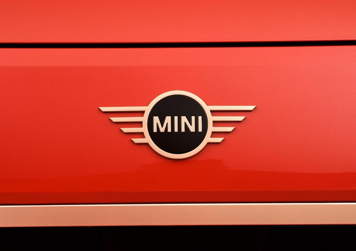 Mini, the German-owned British car brand, is reportedly considering a project with BMW to build a Mini-branded motorcycle visordown.com/news/new-bikes…