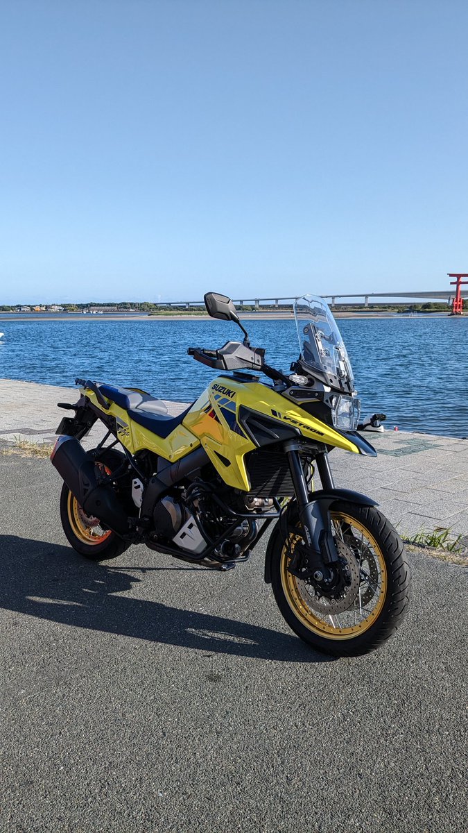 niningasan's tweet photo. Vストローム1050XTを買いました。デカすぎて固定資産税がかかりそうです。 https://t.co/DO79M5mmfd