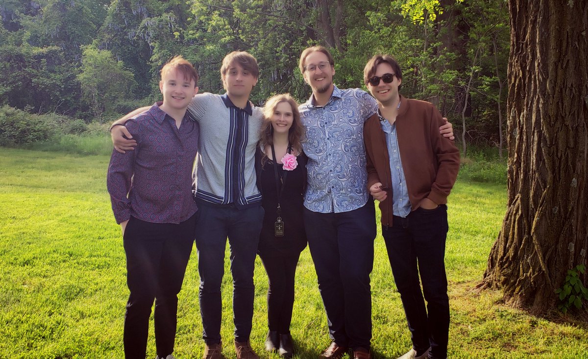 That's a wrap. The sun through the trees was gorgeous. And there was ice cream. 🍦💙📸🎶🎸

#concertphotography #classicrock #theblackties #blacktiesofficial