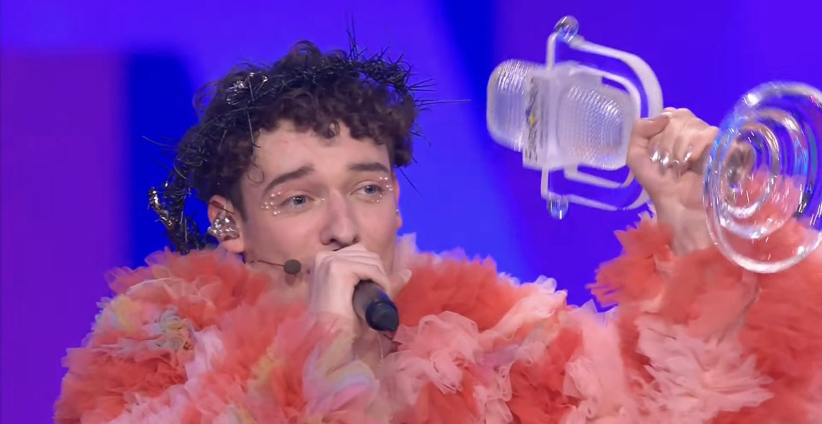 бля челы плачут что у немо так много голосов жюри из-за небинарности и образа алё у немо буквально лучший вокал евровидения 2024 почистите уши и примите правду 🤭

#Eurovision2024