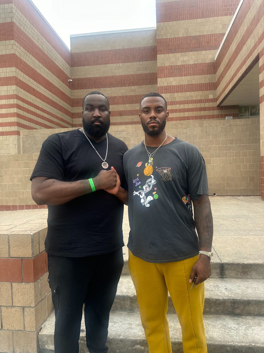 My brother @KendrickPerkins pulled up to watch his son play for the 13U championship w/ the @_Houstonraptors @ExposureOtr #KingofSpring👑