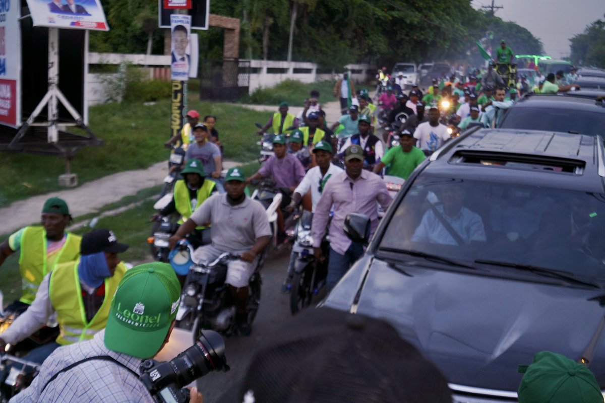 FPcomunica's tweet photo. #FPComunica |

AHORA: Cientos de motoristas reciben a #LeonelEnElEste a su entrada a La Romana con su #CaravanaFP 👀. 

#SegundaVuelta | Dick Morris

#Vota3 por la #FuerzaDelPueblo 👇🏽 https://t.co/6UkOO8Zz8C