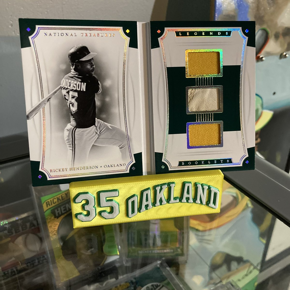 These are (4) Rickey Henderson items from my personal collection that I like….🔥💚👀🐐⚾️🏃🏿💨🧤#rickeyhenderson #thehobby