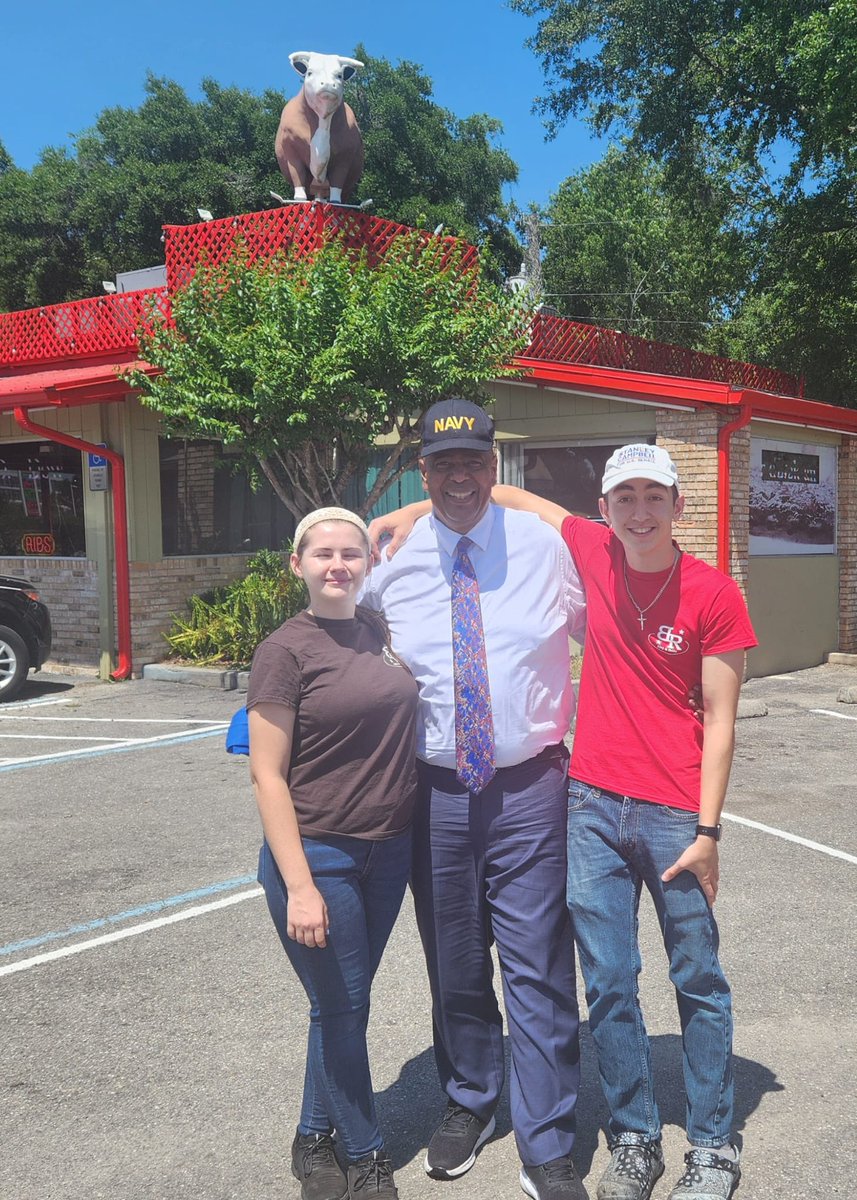 While on the campaign trail today, I visited Big Rascal BBQ & Grille in Ocala. Supporting local food spots is crucial, and exploring Florida's flavors is a must as we travel through the state.

#Ocala #StanleyforFlorida #Campbell2024 #FL #Florida #FloridaFood #Election2024