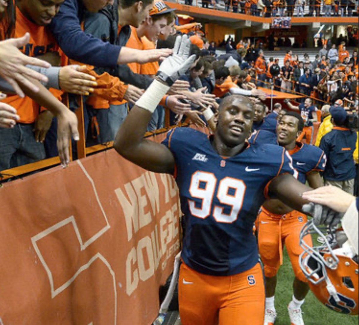 Blessed to receive an offer from Syracuse university!🍊🍊 @T_Roken @mikepieco @ryne011 @Coach_Sug