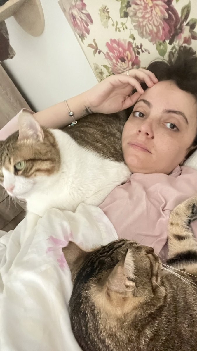 cagladeyn's tweet photo. Bu hayattaki en büyük şansım sizlersiniz. İyi ki annenizim. 
İdris, Chloe, Şans, Bitter. 🧿🌷🎉💙 https://t.co/KCHuZ4XpyS