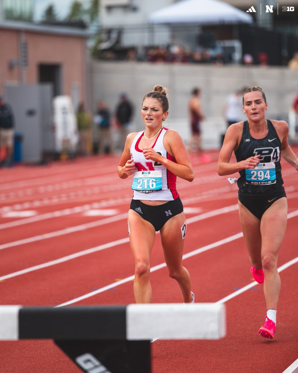 Taya Skelton! Bronze Medalist!

She ran a 10:23.11 in the 3000m steeplechase to cross the line 3rd😊