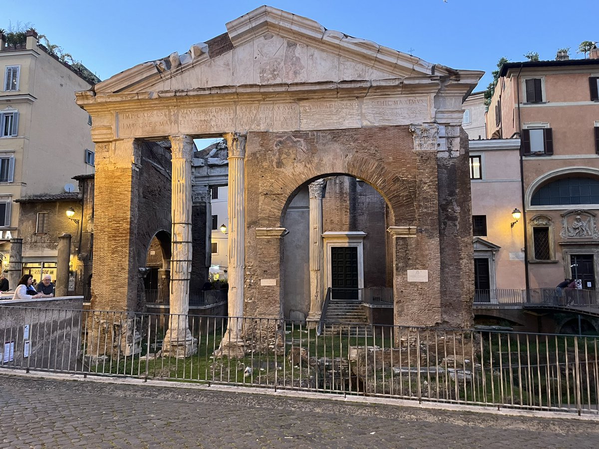 Portico d’Ottavia Buonanotte #Roma