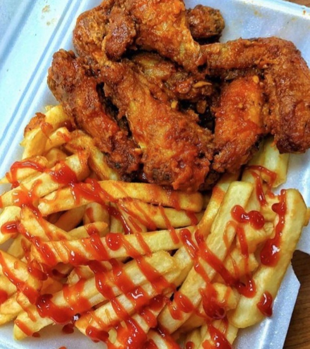 Chicken Wings 🍗 with Fries 🍟 and Ketchup homecookingvsfastfood.com #homecooking #food #recipes #foodpic #foodie #foodlover #cooking #hungry #goodfood #foodpoll #yummy #homecookingvsfastfood #food #fastfood #foodie #yum