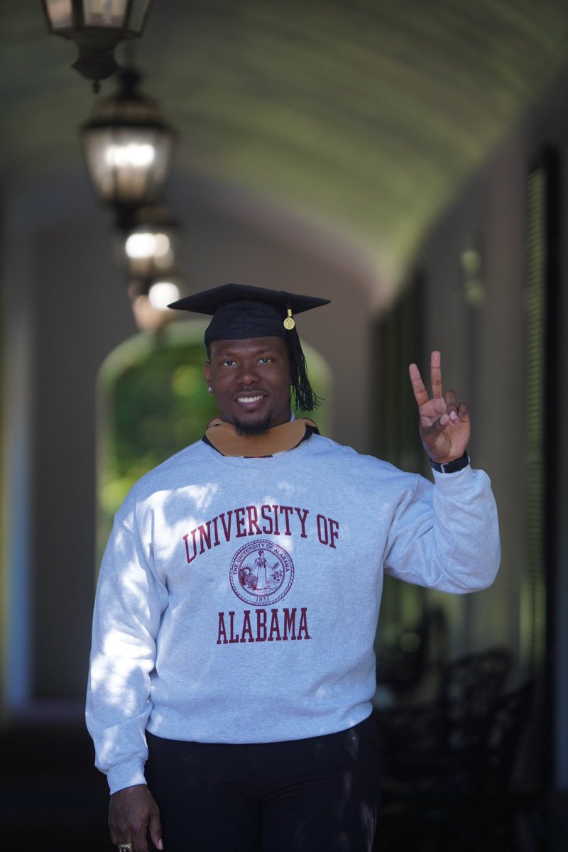 DawgBIGjay's tweet image. Almuni status: ✅

#mastered it

RTR🐘