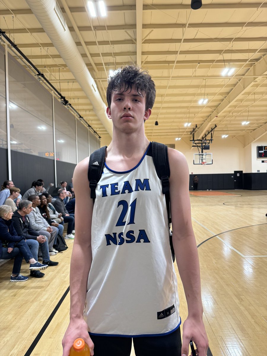 🔥 Ian Plankey hits a 3 to propel NSSA to the quarterfinals of the New England Jam Fest 

The 6’8 class of 2025 big man plays at Holderness School (NH).

Good hands. 3+ dunks in the game. 

Recruitment from Quinnipiac, Holy Cross, Stonehill and Tufts

@IanPlankey27 |…
