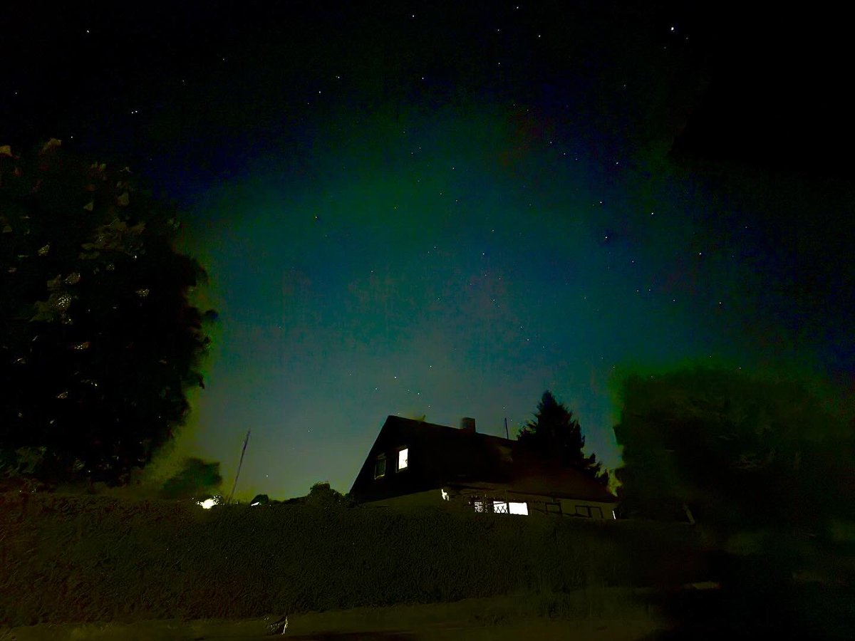 #polarr #polarlichter #germany #bavaria #bayern #deutschland #polarlight #polarlights #astro #polarlichterdeutschland #iphone15promax #light #geomatics #geomatneticstorm #northernlights #north #northlight #aurora