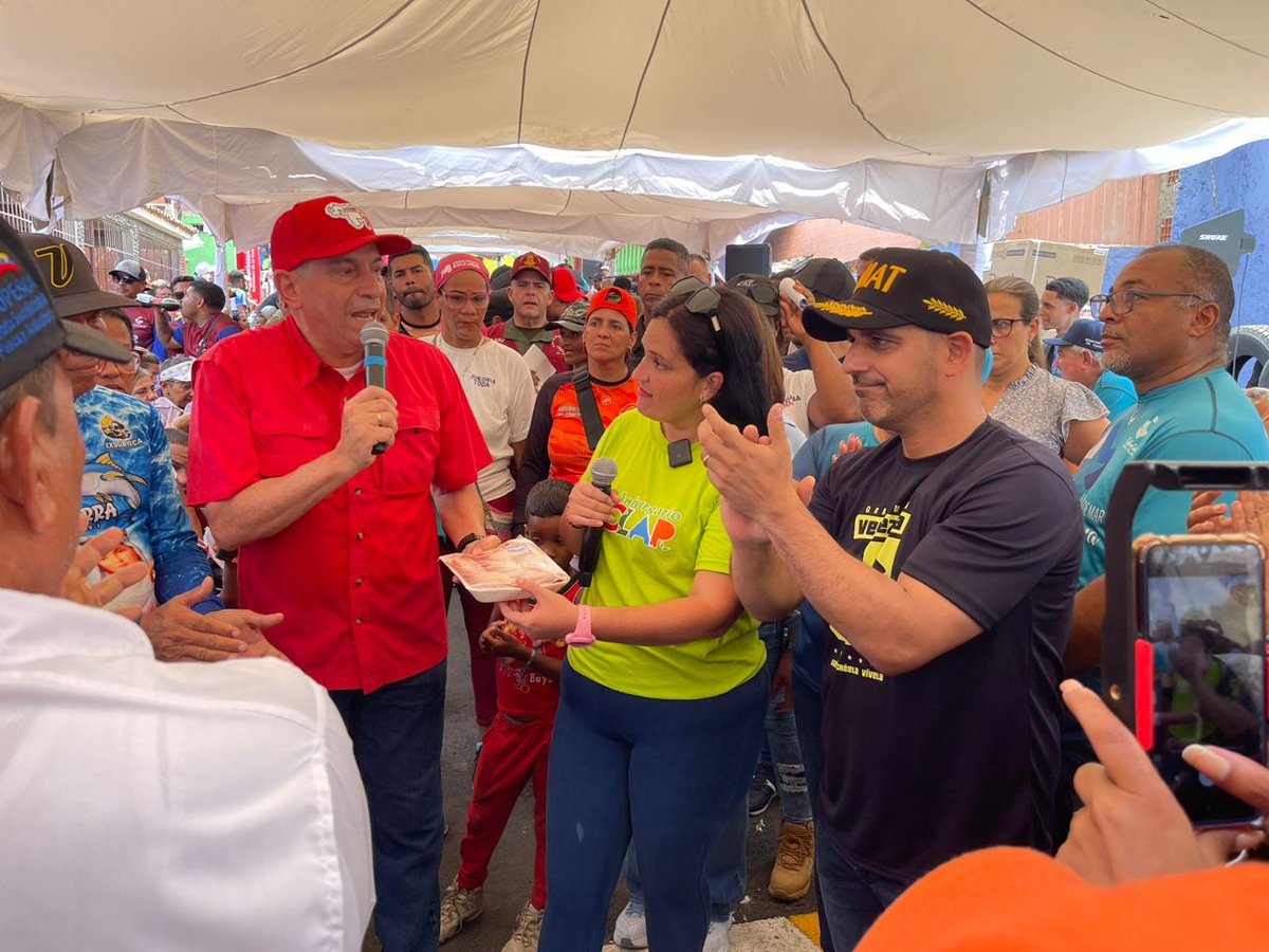 PDVAL_OFICIAL's tweet photo. Esta importante jornada, estuvo liderada por el Gobernador del Estado @Jateranoficial, y el acompañamiento del Presidente de #PDVAL y Comisionado Especial para La Guaira Ing. @GJCabelloC3K. https://t.co/3MZKCRSbjT