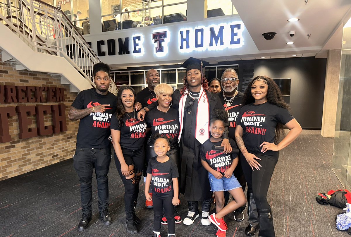 isyfashion's tweet photo. He did it!!!
@JordanBrown6ix  
God Did! Graduated for TTU https://t.co/YDONPC7G9m