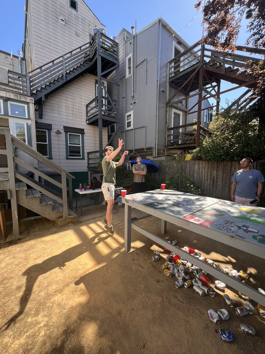 $1000 crab tweet media