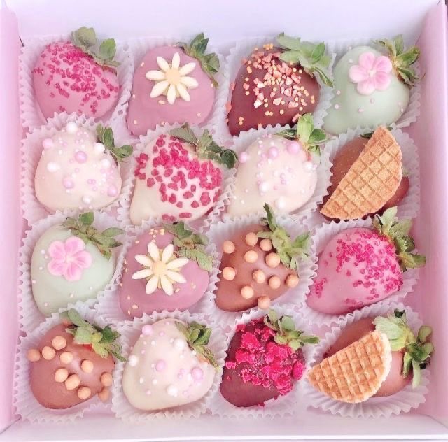 pretty strawberries 🎀