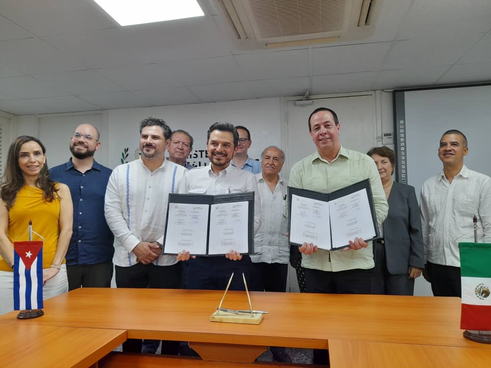🩺Firmamos✍️ hoy 🗓️ Acuerdo de Cooperación Técnica, Científica y Académica en materia de Salud⚕️, entre el Instituto Mexicano del Seguro Social para el Bienestar de los Estados Unidos Mexicanos🇲🇽 y el Ministerio de Salud Pública de Cuba🇨🇺. #CubaPorLaVida