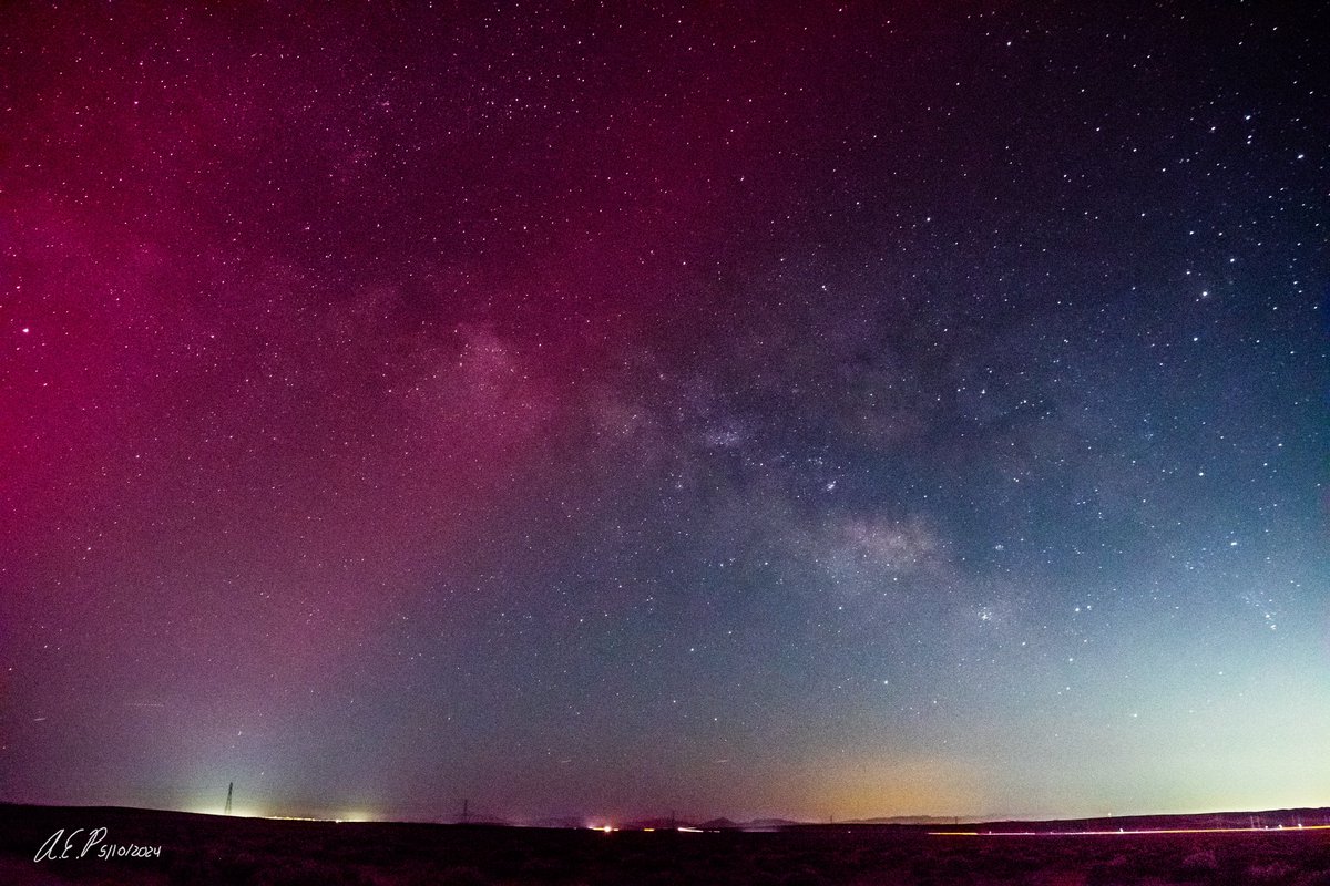 Summer Milky Way rising over the southeast, with #aurora creeping over from the north. #cme #auroraoversocal #socal #geomagneticstorm