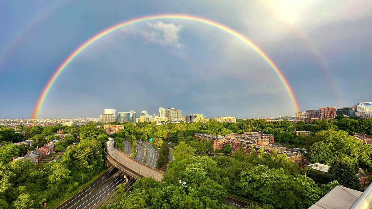 BIG double #rainbow over @ArlingtonVA @RosslynVA #WashingtonDC @nbcwashington @Telemundo44 @capitalweather @CarlosMrTiempo