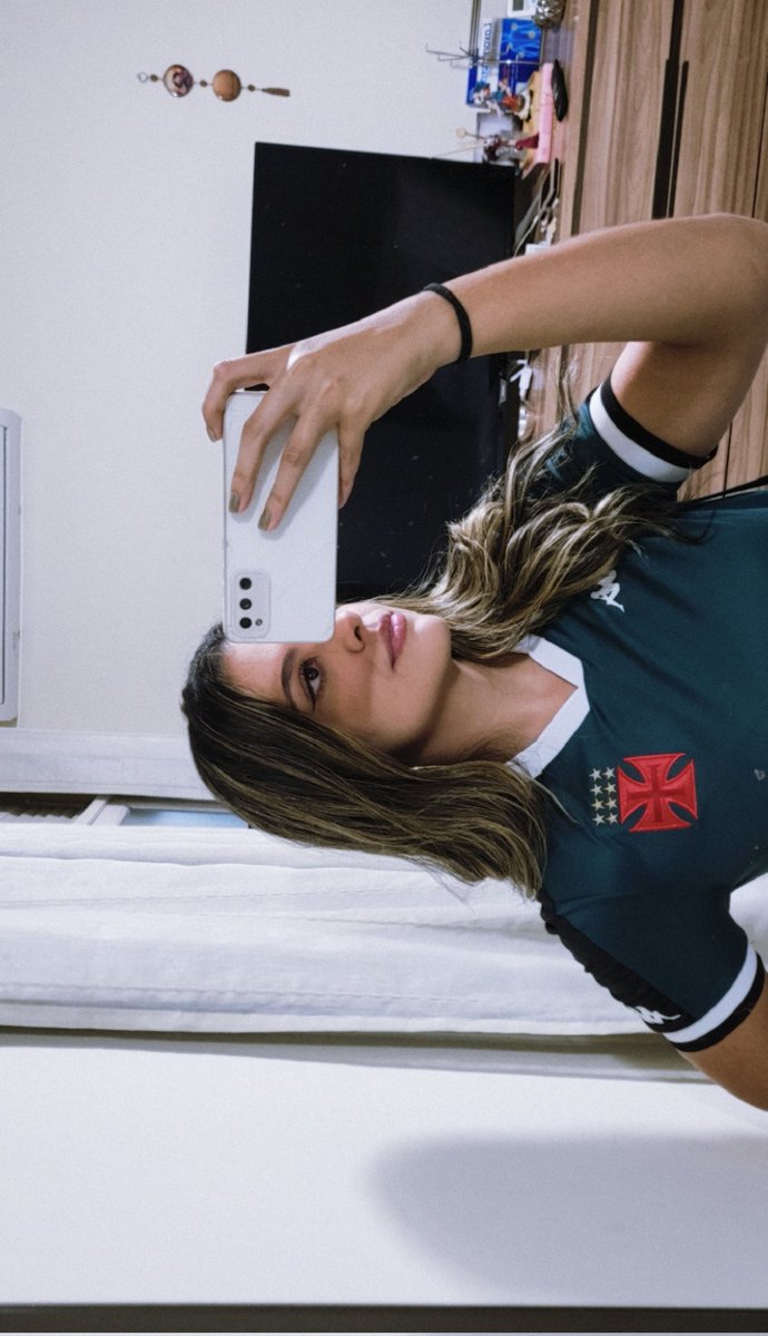 angelltx's tweet photo. "muito feio se endividar pra comprar camisa de time"

eu sendo horrorosa: https://t.co/RjLEEfDPYC
