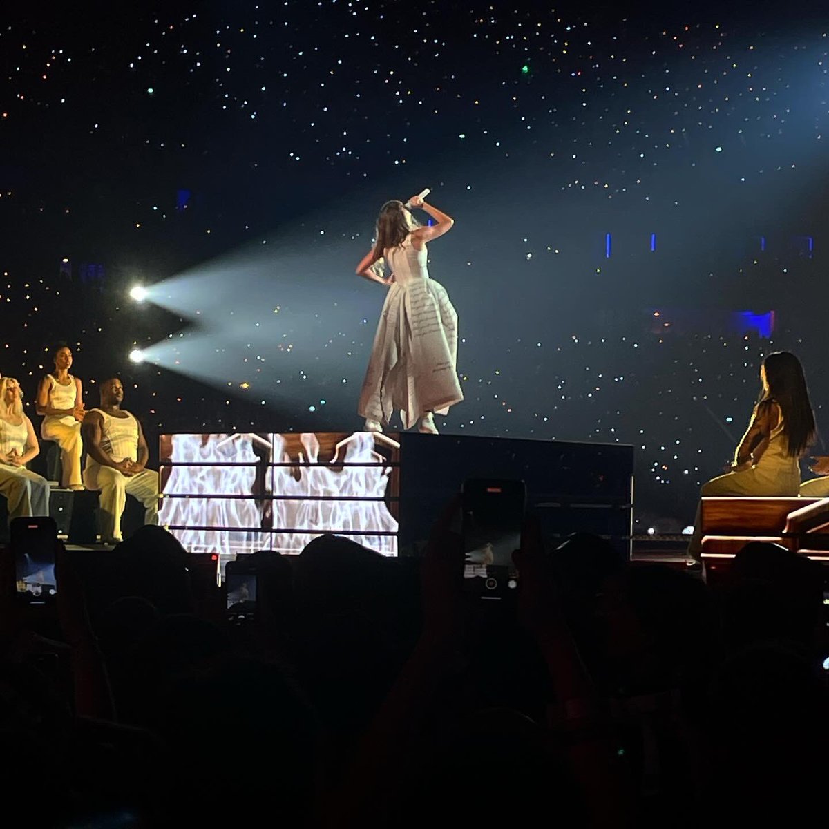TheOneDrenma's tweet photo. GUYS JAI VU TAYLOR SWIFT JAI TELLEMENT PLEURÉ https://t.co/N8l3miotxl