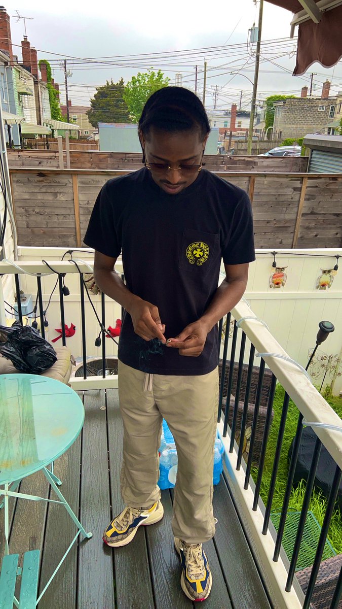 datnigga__eazy's tweet image. Still around.. I’m juss staying down🌚