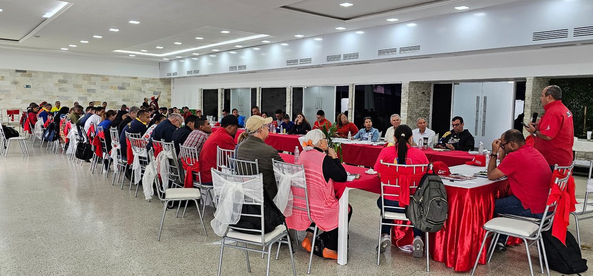Partido Socialista Unido de Venezuela en Bolívar organiza despliegue para fortalecer sus estructuras n9.cl/8vojnh #VenezuelaExpresiónCultural