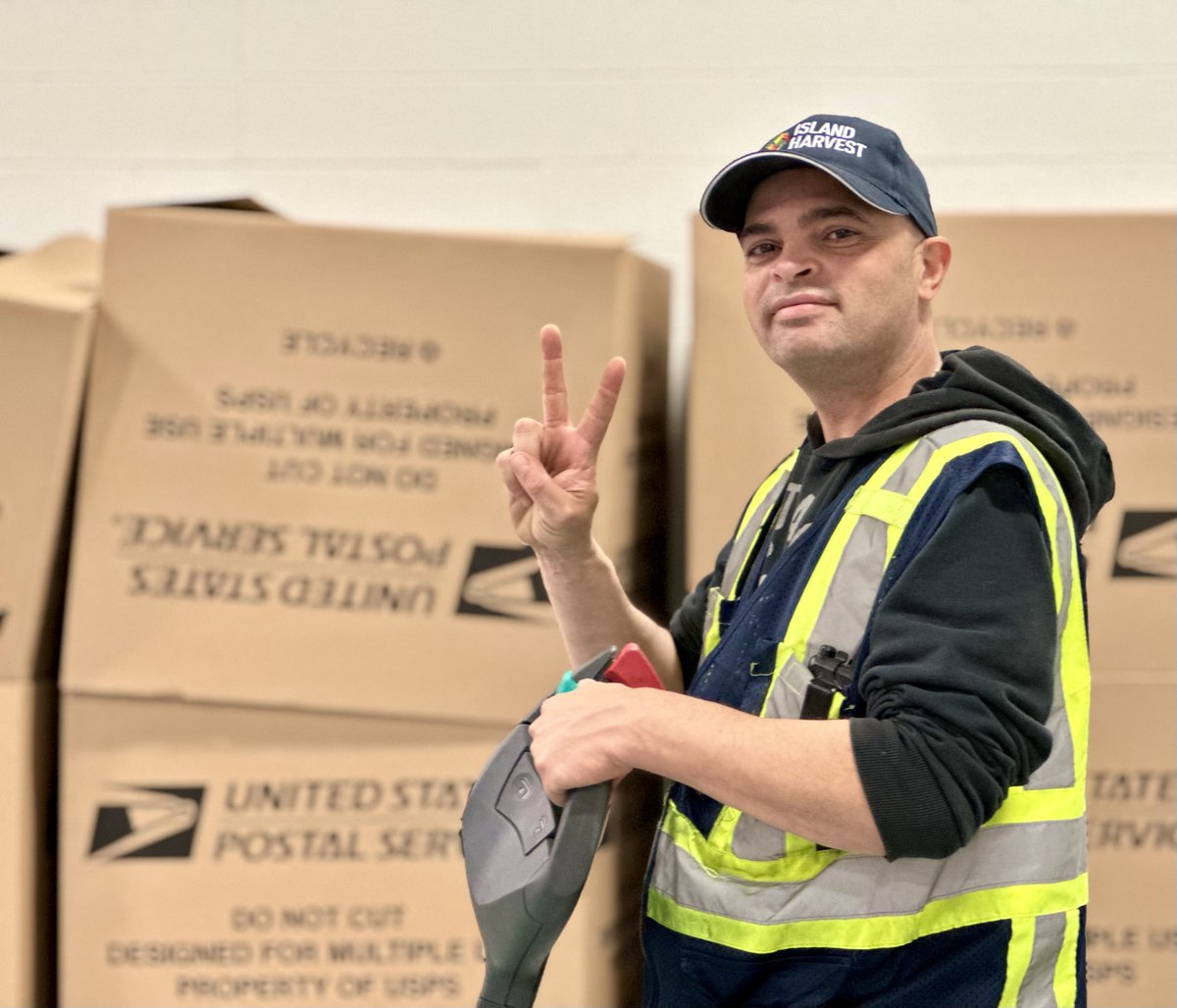 Our warehouse team is ready to get to work offloading, moving & weighing donation boxes! They are the best! #stampouthunger #islandharvest #longisland