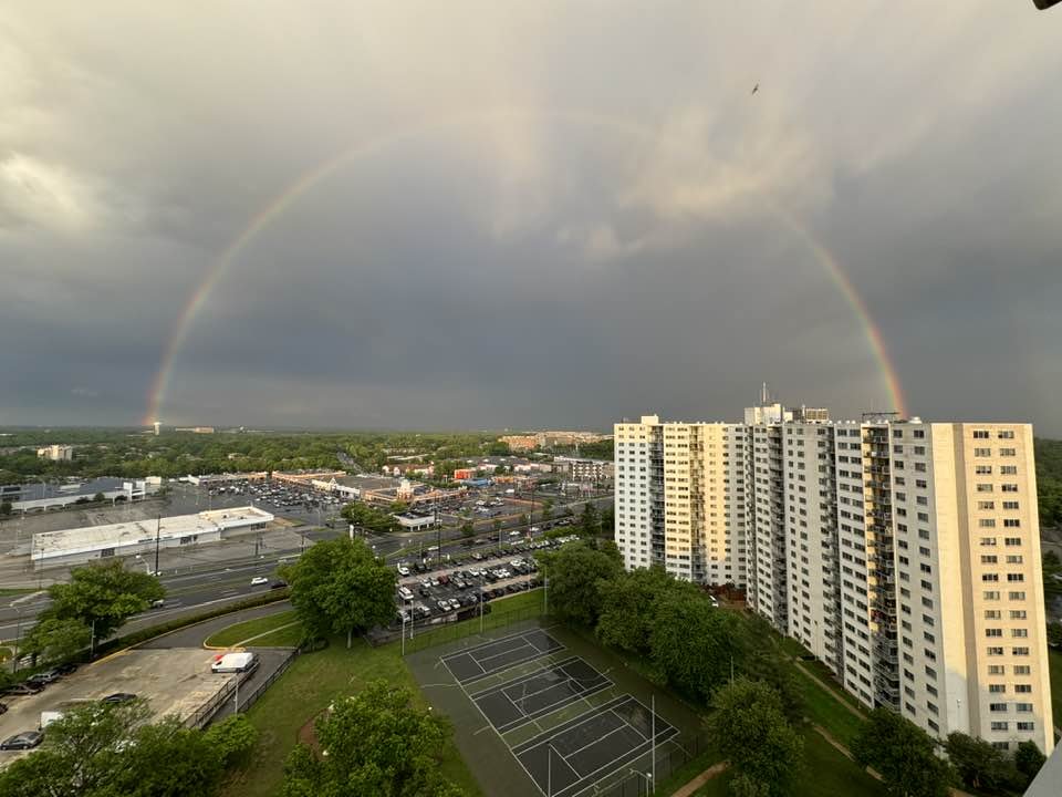 #theviewfromthebalcony Rainbow in White Oak @capitalweather