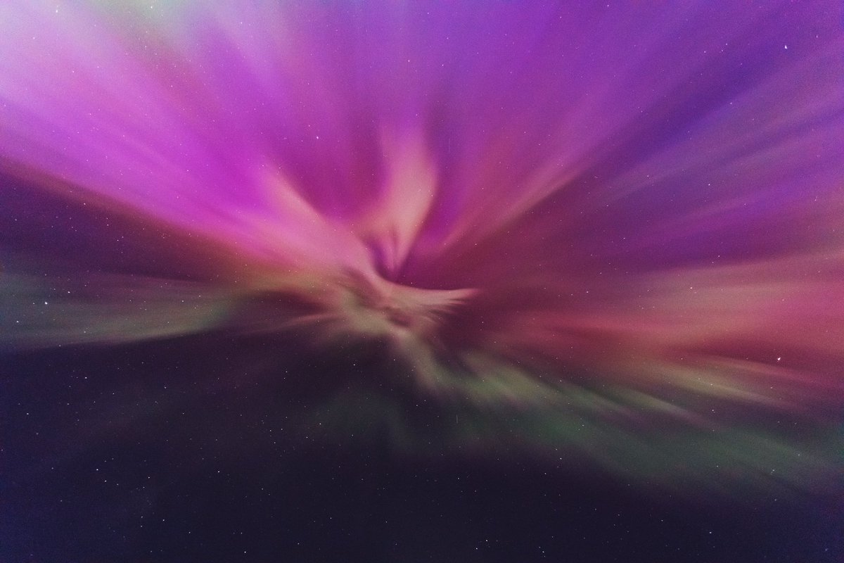 NDemunster's tweet photo. First time experiencing auroras and it went like this #aurora #sdwx https://t.co/sj7CwqMOnD
