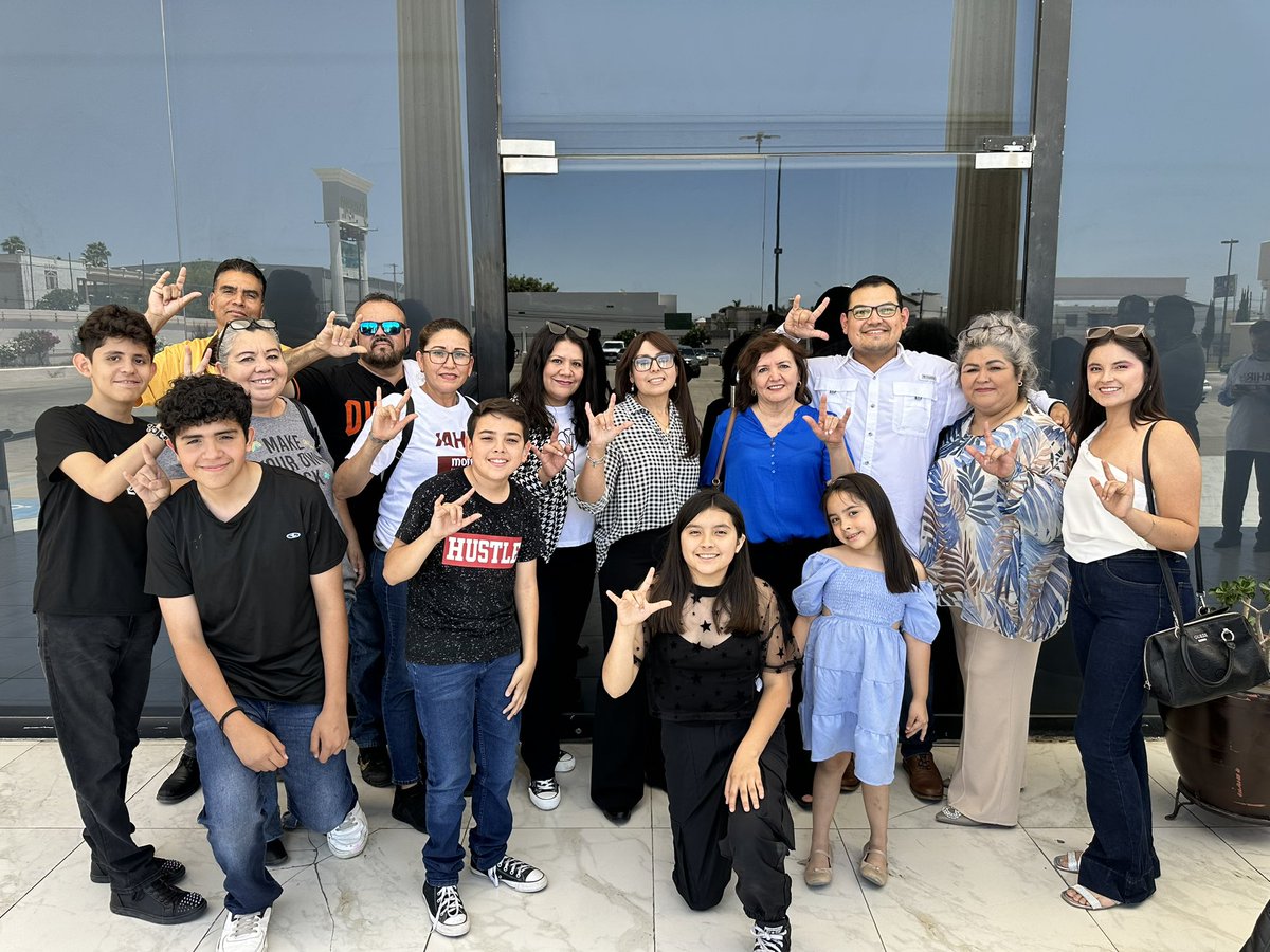 Hoy la Comunidad Sorda, la Red de discapacidad, maestras, maestros y familias estuvimos presentes en el evento de políticas públicas, propuestas y compromisos de campaña sobre la discapacidad que propone nuestra próxima Alcaldesa de #Hermosillo <a href="/madoloresrio/">María Dolores Del Río</a>. 1/2