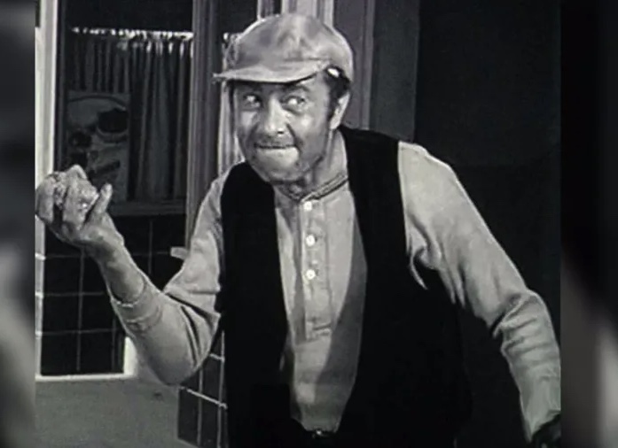 DO YOU REMEMBER!👵👨‍🦳 The older i get….the more I understand why Ernest T. Bass threw rocks at people.🤔🪨 😁