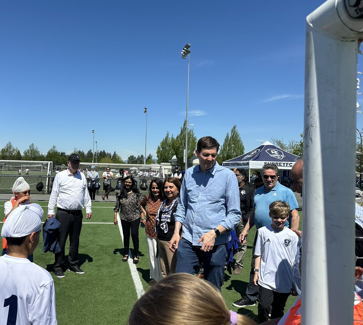 It was fun to be on the field yesterday and try to play soccer with these young athletes. They enjoyed playing with Premier @dave_eby and some of my #Surrey colleagues.  A big thank you to @_surreyfc’s staff and parent volunteers for doing such a great job.