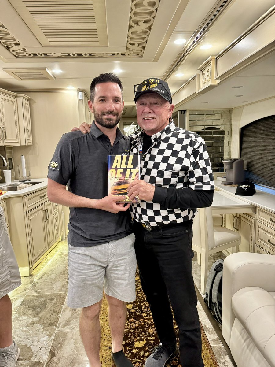 Getting to hang out with @GeoffBodine1 makes your day better. He even signed my book. Races can suck but things like this make your day better.