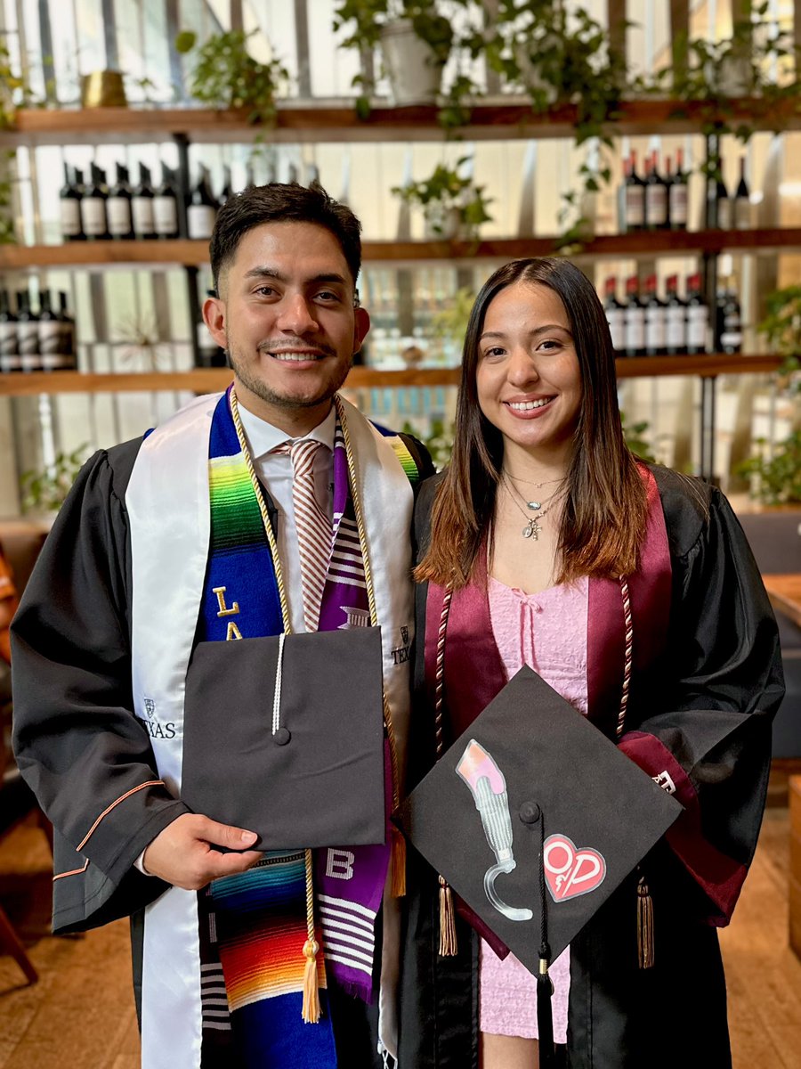 amiranda024's tweet photo. #UTGrad24 https://t.co/M45Kp3XWEa