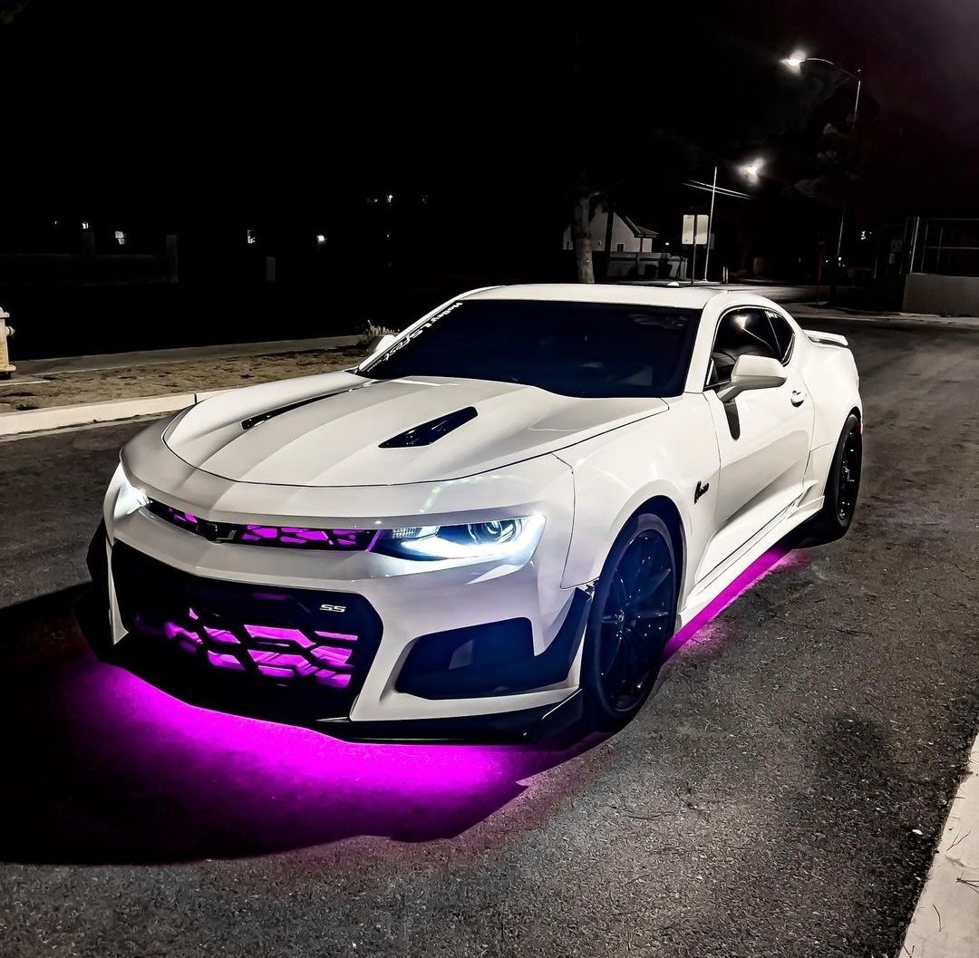 WorldWideCarsTM's tweet photo. 2017 Camaro 2SS https://t.co/mTAxwSA9dF