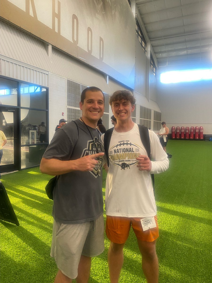 I had an amazing time at the @Harding_FB camp today. I charted almost perfect with 1 miss and ending on a 52 yd FG. I punted well driving a ball out on the 5 yd line. Overall was an amazing experience that made me love the campus and the coaches.
#kicker 
@ltribb3 @PaulSimmonsHU