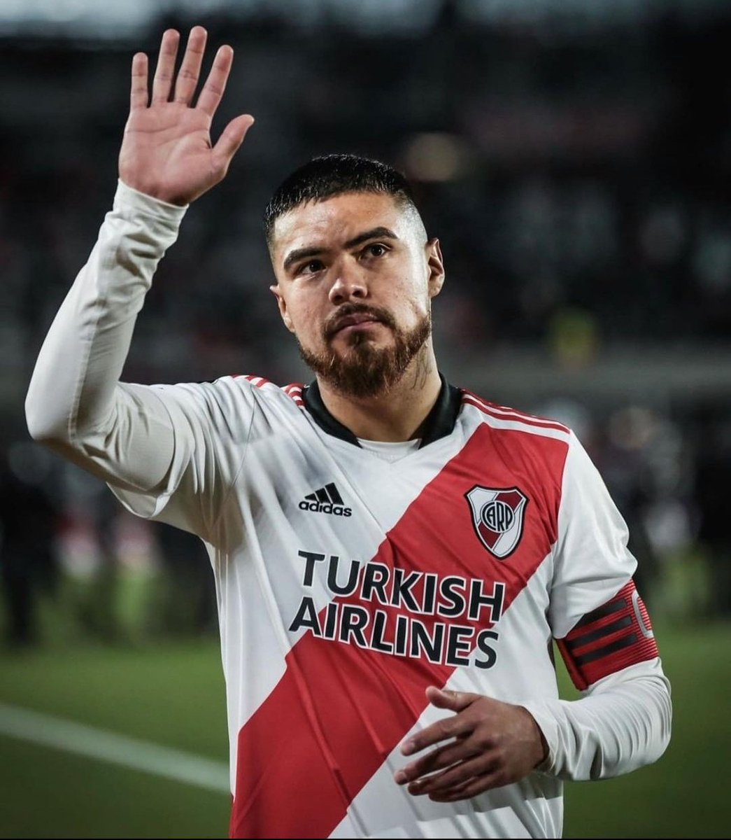 Se terminó la joda, PAULO DIAZ TIENE QUE SER EL CAPITAN DE RIVER. Cuando jugas en serio hasta en el partido menos serio de tu carrera, es porque de verdad queres a la camiseta que representas. Lo quiero levantando la Libertadores con la cinta.