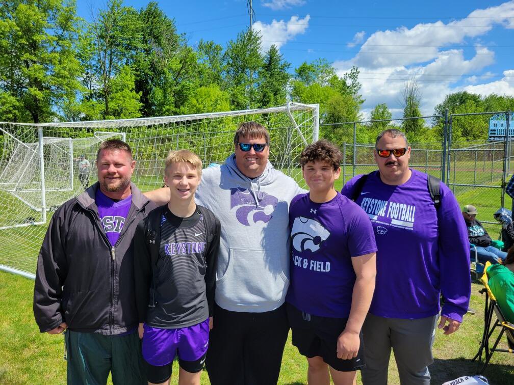 KeystoneTrack's tweet photo. Turned out to be a great day at Hilliard Darby for the Middle School. Luke Devore, Sam McConoughey, and Ty Holzhauer capped off their seasons competing against the best in the state. Congrats to Luke on his 3rd place finish in the shot💪 https://t.co/46wf9zQe3q
