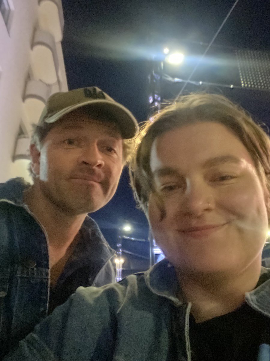 How was my night? Totally normal. Nothing special happened. I certainly didn’t run into Misha Collins in the city I live in. That would just be crazy? Soo yeah just a normal fucking day. How are you guys?