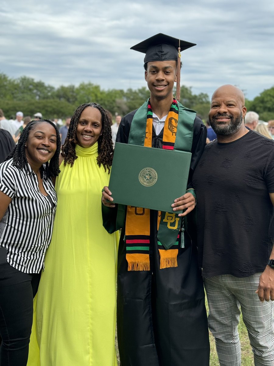 Latrice Marianno (@lcmarianno) on Twitter photo The proudest sister 🥹 The proudest sister 🥹