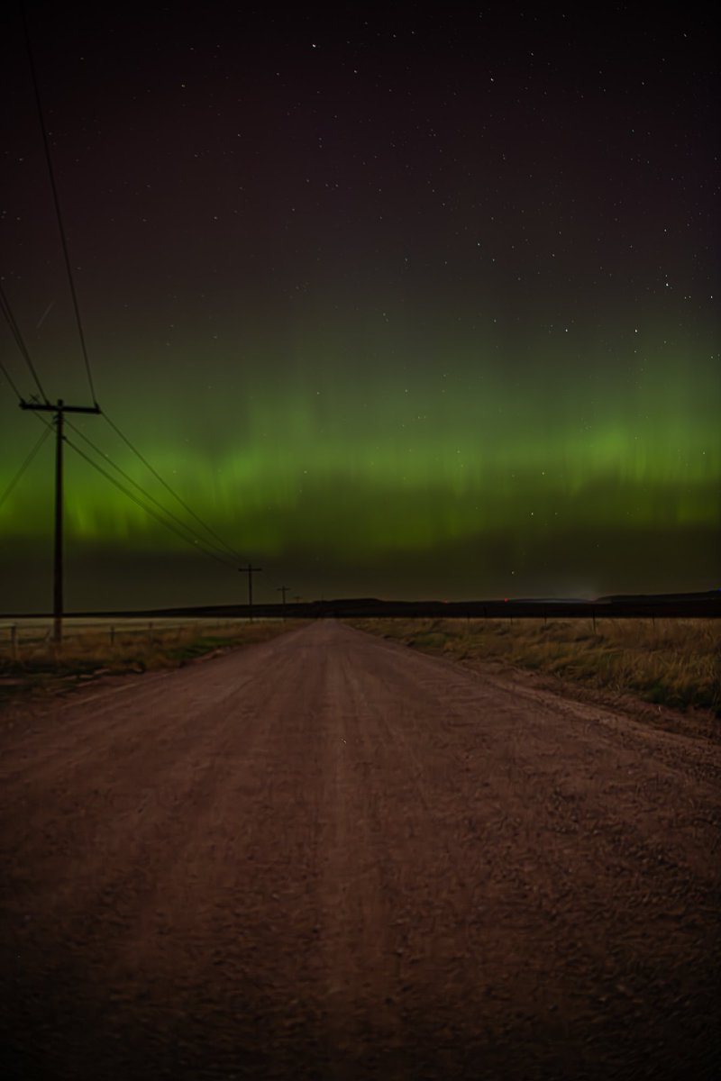 Take the dirt roads 💚 #AuroraBorealis