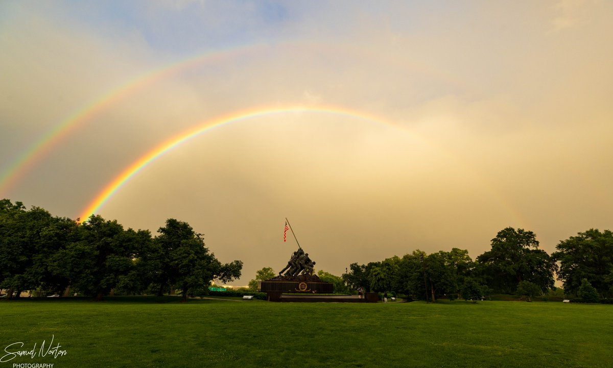 Tonight's fantastic rainbow over the Marine Corp Memorial in Arlington, Virginia! #vawx #iwojima #arlingtonva @capitalweather @WTOP @MatthewCappucci