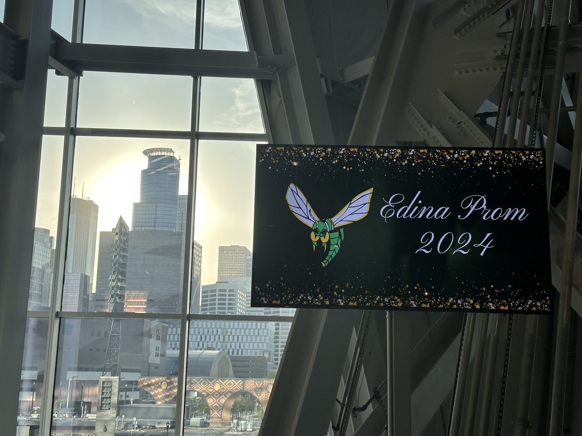 Welcome to Prom 2024 at US Bank Stadium #Hornets