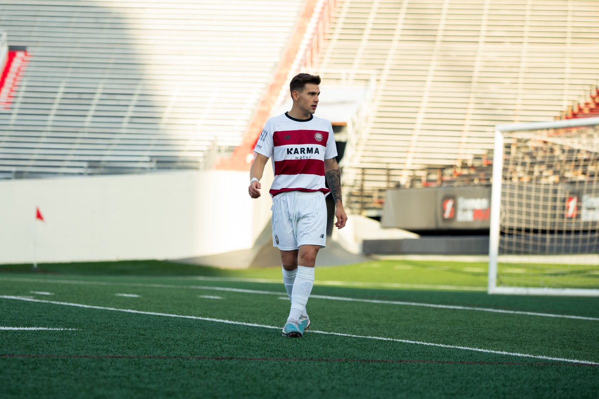 Searching for the opener! 📸 @rayleighmiranda #LRRvHFC